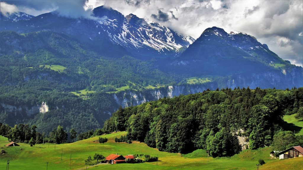 5 Reasons to Visit the Alps this Summer 5 Reasons to Visit the Alps this Summer